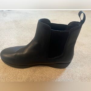 FitFlop Black Leather Chelsea Boots – Size US 9 / EU 41 Comfort Technology
